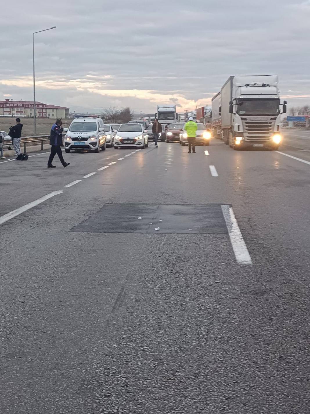 Konya’da yolcu otobüsü kazaya karıştı! Çok sayıda ölü ve yaralı var 10